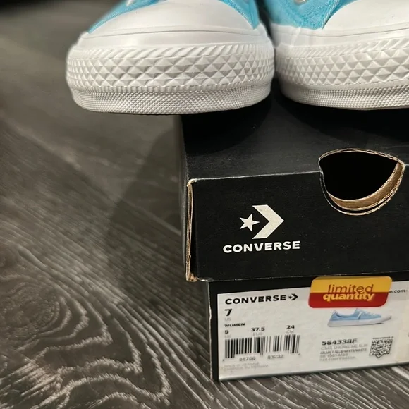 Blue converse - Picture 5 of 5